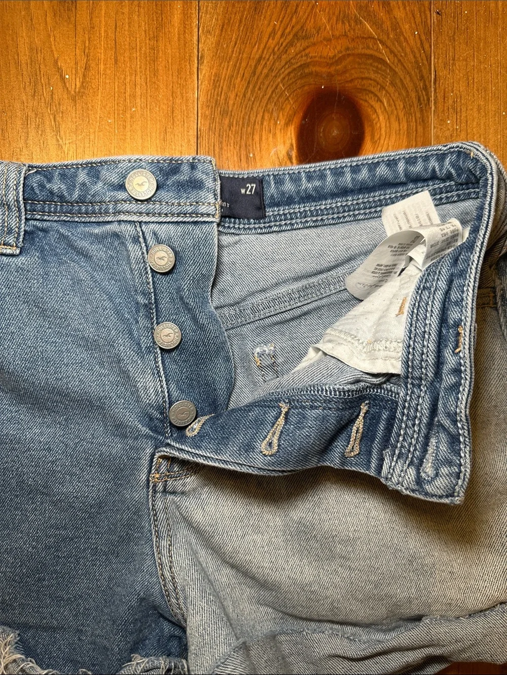 Hollister Two Tone Ultra High Rise Mom Shorts - Picture 4 of 7